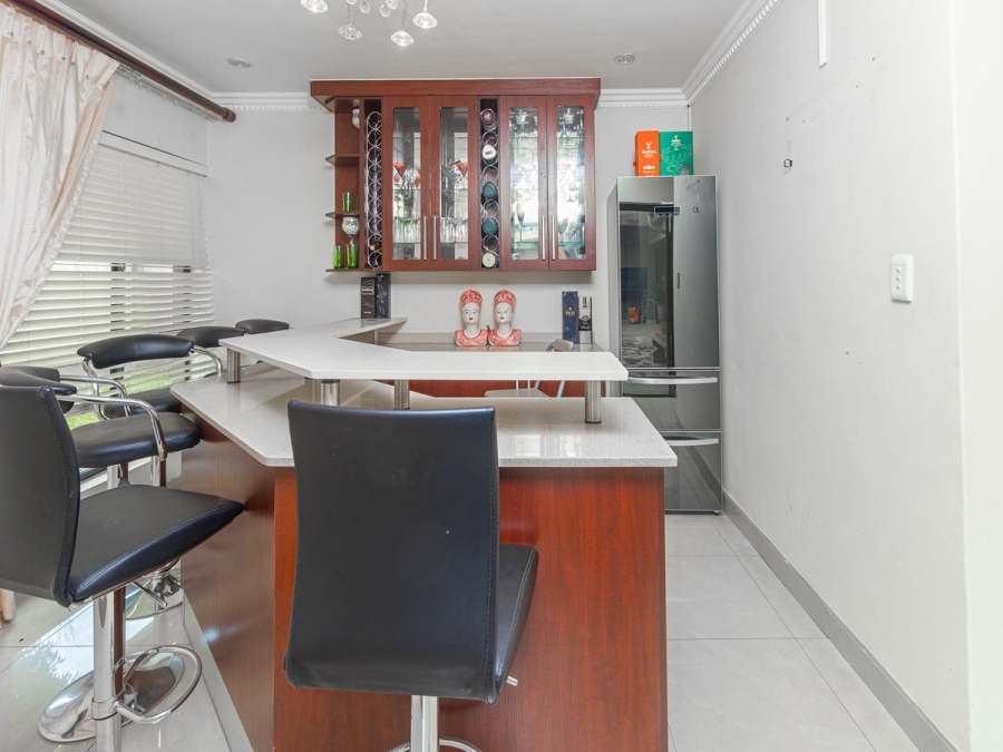 4 Bedroom Property for Sale in Xanadu North West